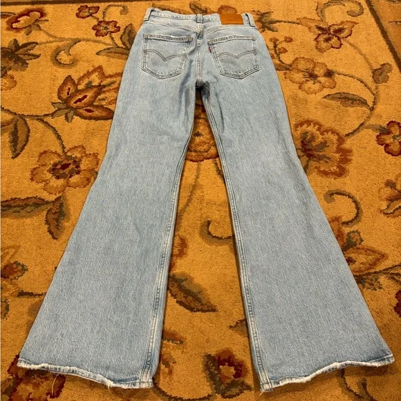 Levi's Light Blue Wide Leg Jeans - Picture 2 of 3